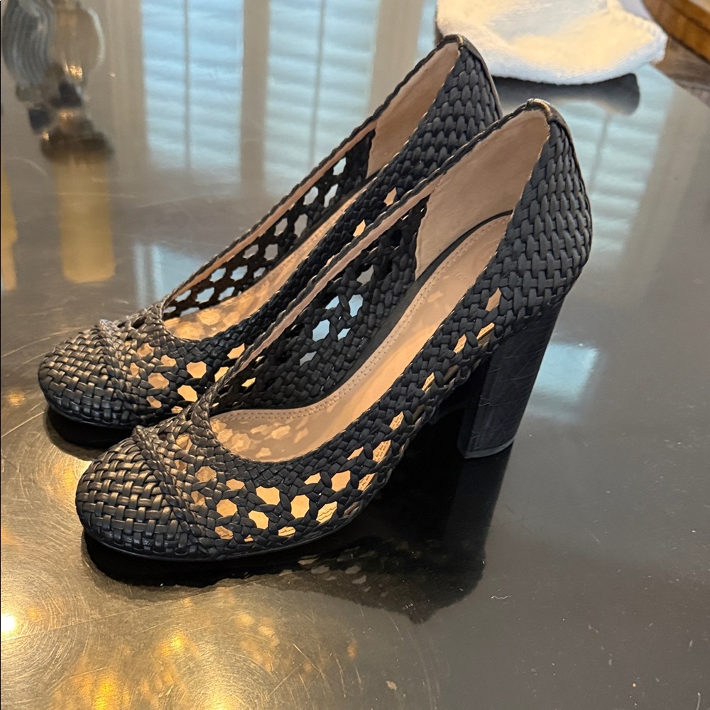 Tory Burch Black Woven Leather Pump Heel - Picture 6 of 6